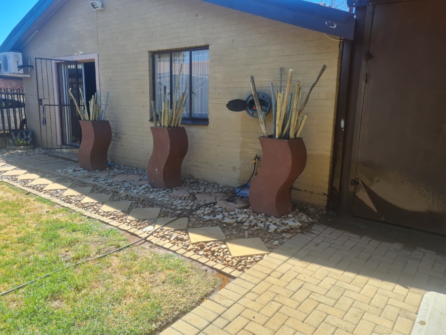 5 Bedroom Property for Sale in Fauna Free State
